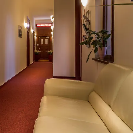 International Apartments *
