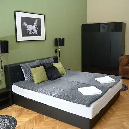 International Apartments *